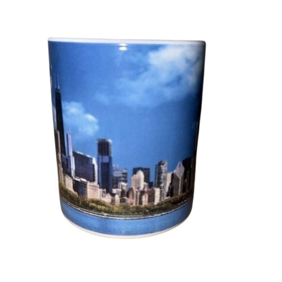 Chicago Skyline Souvenir Mug Set - Picture 8 of 14